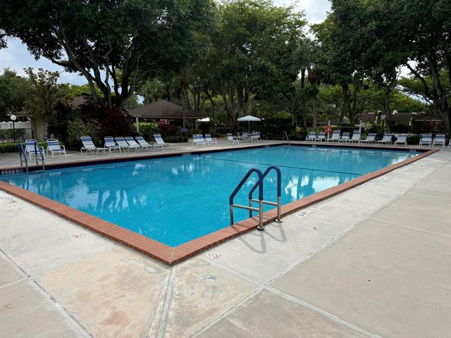 3700 Oaks Clubhouse Drive 103, Pompano Beach, FL 33069