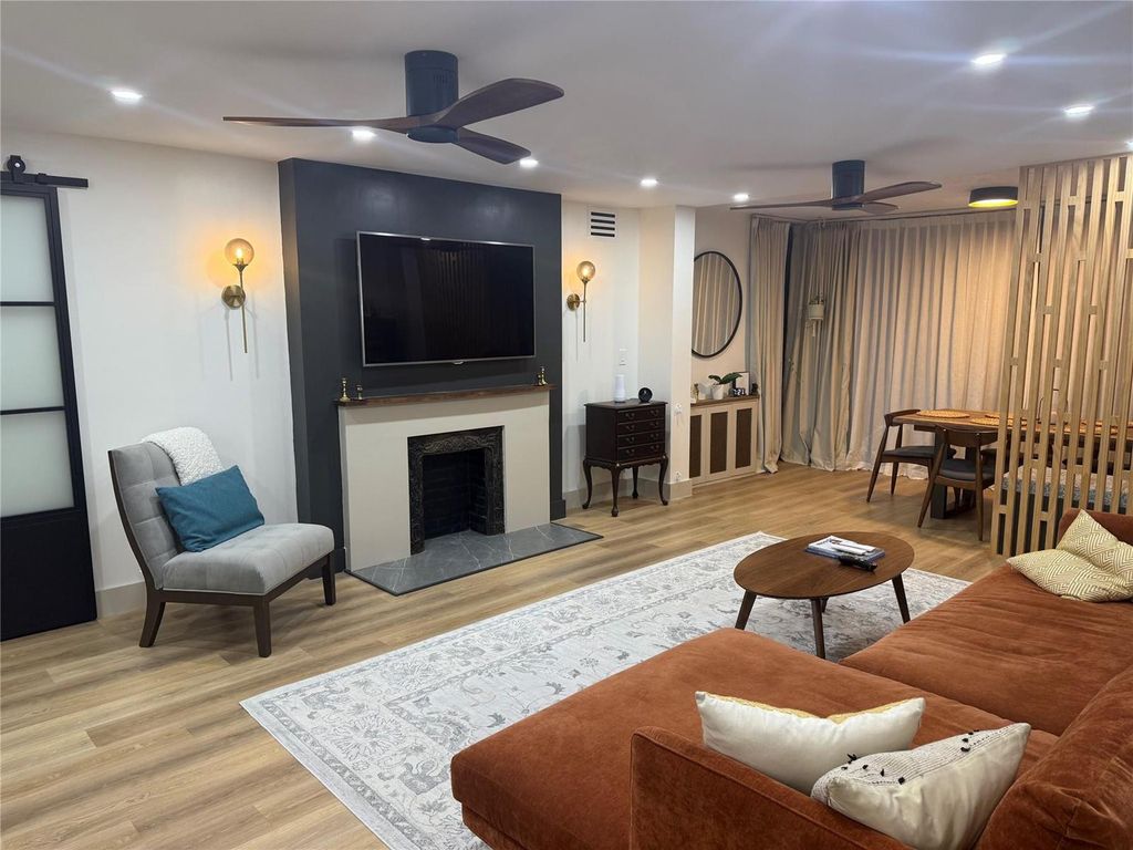 3700 Oaks Clubhouse Drive 103, Pompano Beach, FL 33069