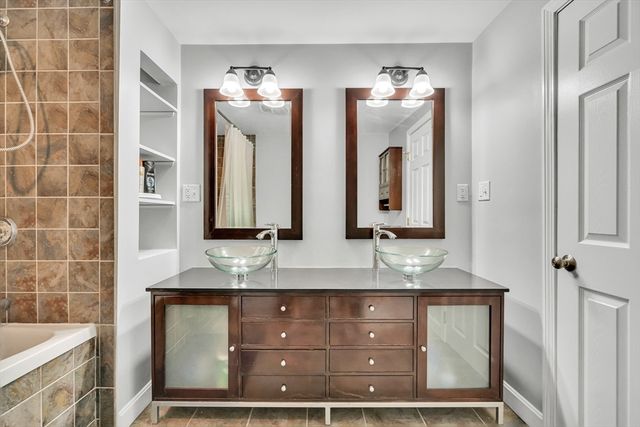 6 Fairview Ter, Woburn, MA 01801