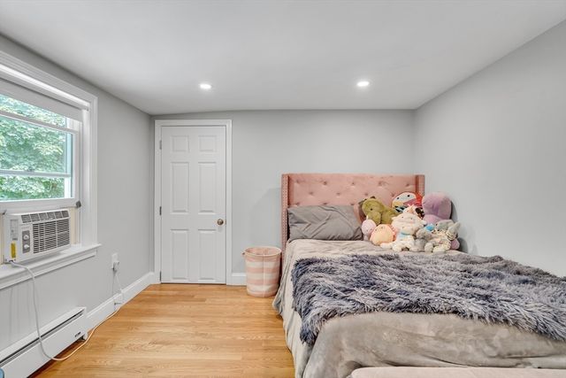 6 Fairview Ter, Woburn, MA 01801