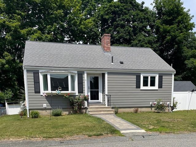 6 Fairview Ter, Woburn, MA 01801