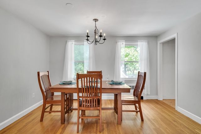 6 Fairview Ter, Woburn, MA 01801