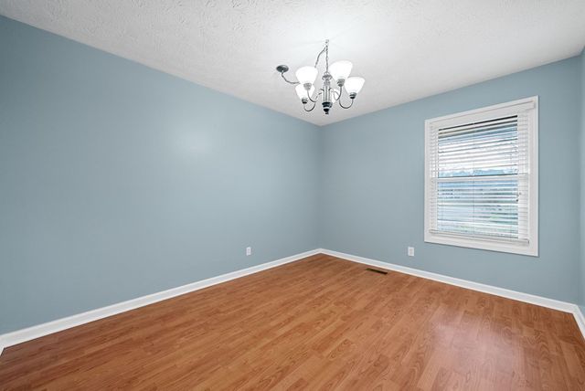 823 Oak Hurst Drive, Hopkinsville, KY 42240