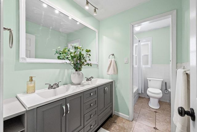 823 Oak Hurst Drive, Hopkinsville, KY 42240