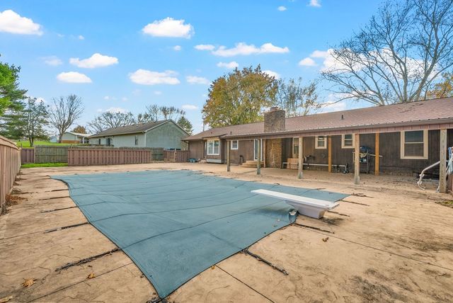 823 Oak Hurst Drive, Hopkinsville, KY 42240