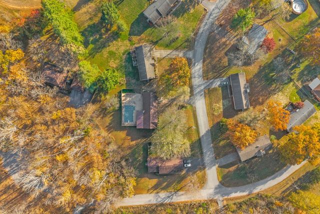 823 Oak Hurst Drive, Hopkinsville, KY 42240