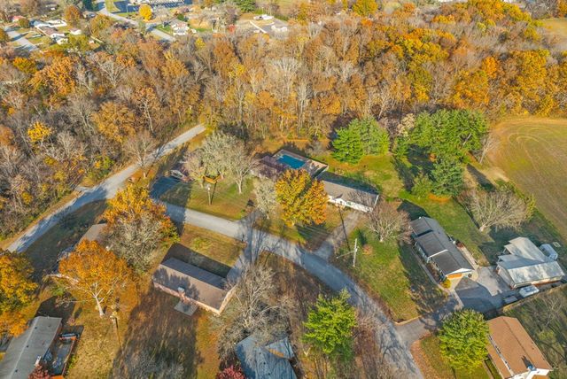 823 Oak Hurst Drive, Hopkinsville, KY 42240