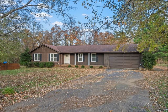 823 Oak Hurst Drive, Hopkinsville, KY 42240