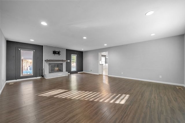 823 Oak Hurst Drive, Hopkinsville, KY 42240