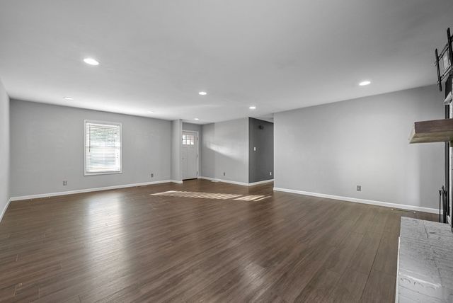 823 Oak Hurst Drive, Hopkinsville, KY 42240