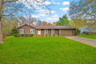 823 Oak Hurst Drive, Hopkinsville, KY 42240