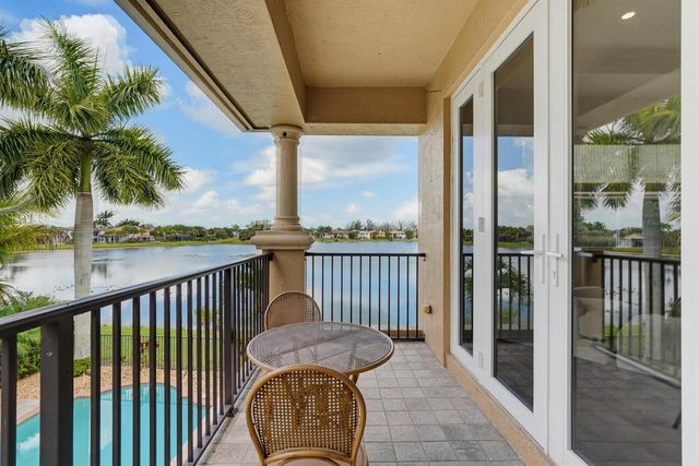 731 Edgebrook Lane, Royal Palm Beach, FL 33411