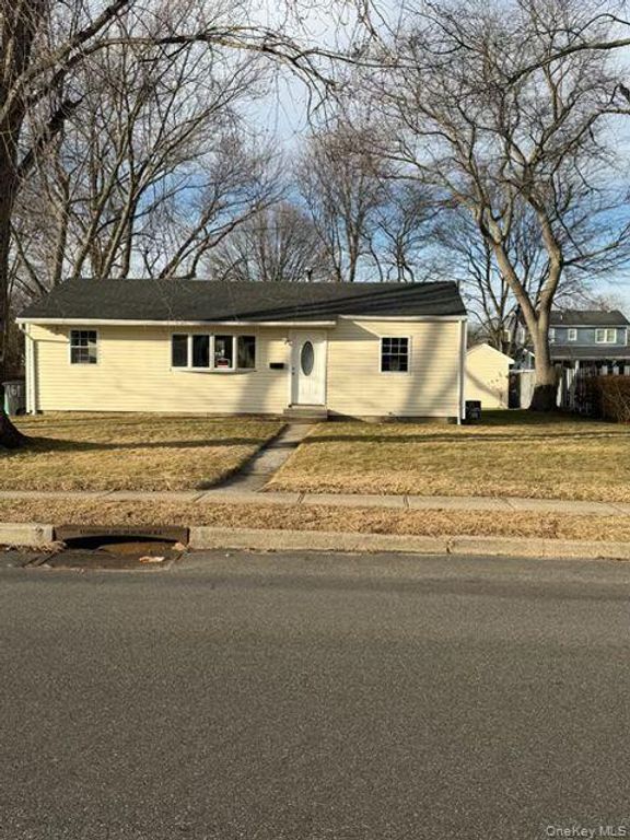 161 Merrill Street, Brentwood, NY 11717