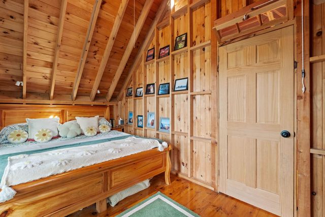 4 Diamond Island, Gilford, NH 03249
