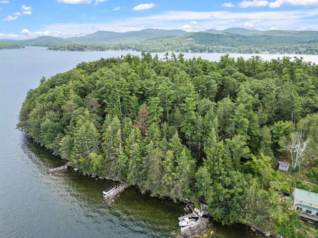 4 Diamond Island, Gilford, NH 03249