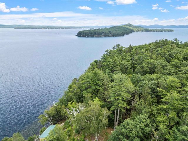 4 Diamond Island, Gilford, NH 03249