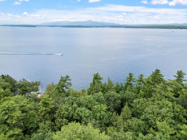 4 Diamond Island, Gilford, NH 03249
