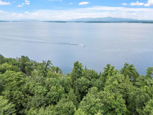 4 Diamond Island, Gilford, NH 03249