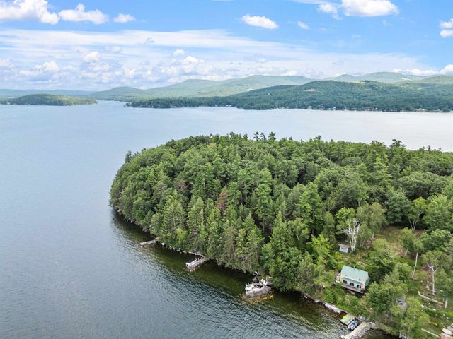 4 Diamond Island, Gilford, NH 03249