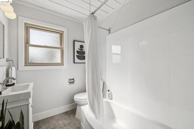 5850 Hazel Ave, Richmond, CA 94805