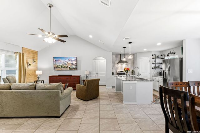 1141 High Point Ln, Spring Branch, TX 78070