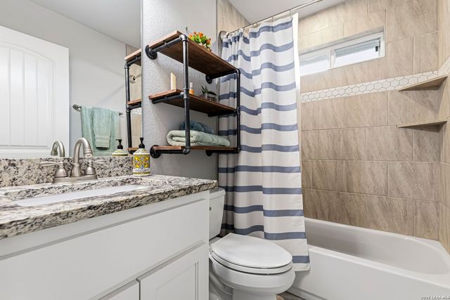 1141 High Point Ln, Spring Branch, TX 78070