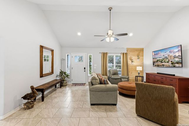 1141 High Point Ln, Spring Branch, TX 78070