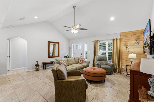 1141 High Point Ln, Spring Branch, TX 78070