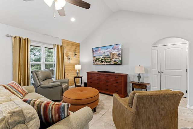 1141 High Point Ln, Spring Branch, TX 78070