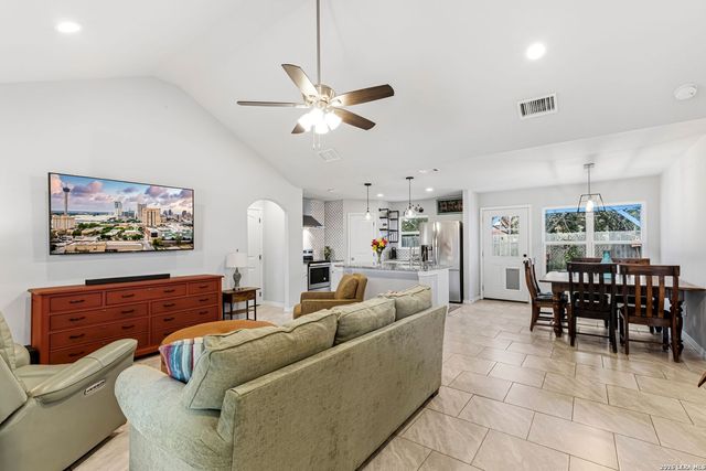 1141 High Point Ln, Spring Branch, TX 78070