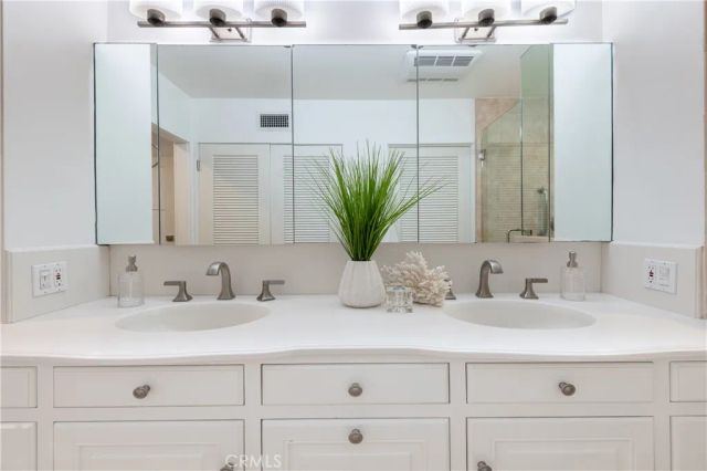 15514 High Knoll Road, Encino, CA 91436
