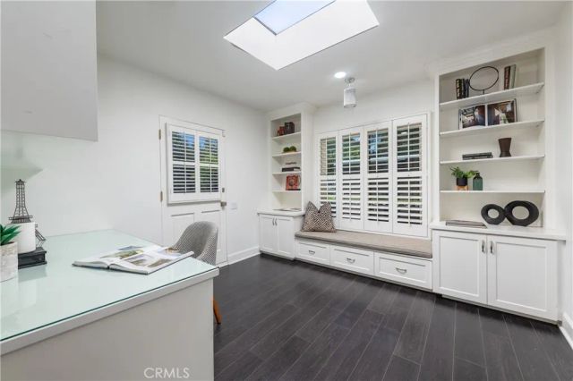 15514 High Knoll Road, Encino, CA 91436