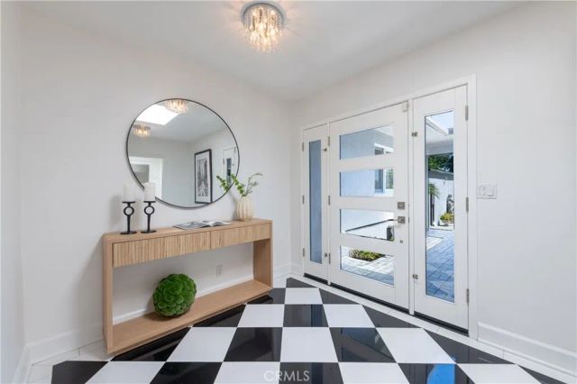 15514 High Knoll Road, Encino, CA 91436