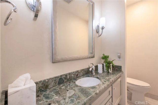 15514 High Knoll Road, Encino, CA 91436