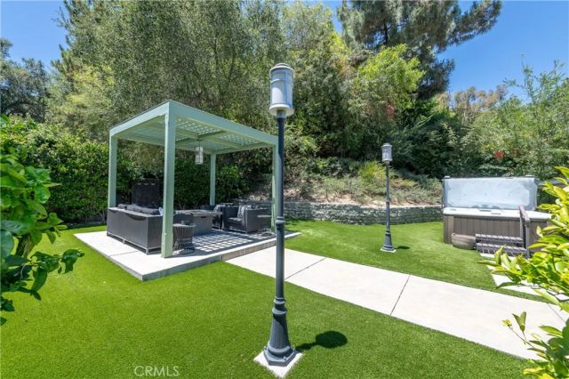 15514 High Knoll Road, Encino, CA 91436