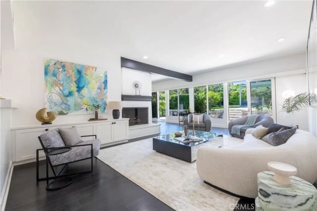 15514 High Knoll Road, Encino, CA 91436