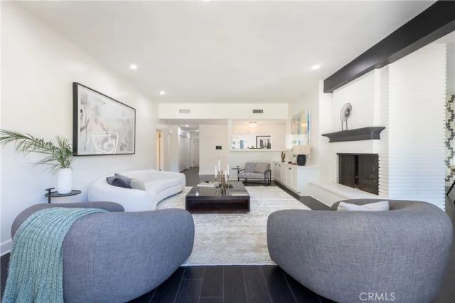 15514 High Knoll Road, Encino, CA 91436