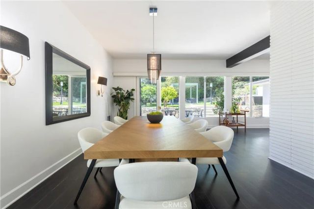 15514 High Knoll Road, Encino, CA 91436