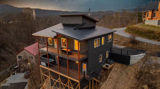 814 Davenport Road, Gatlinburg, TN 37738