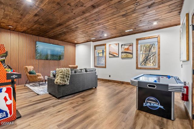 814 Davenport Road, Gatlinburg, TN 37738