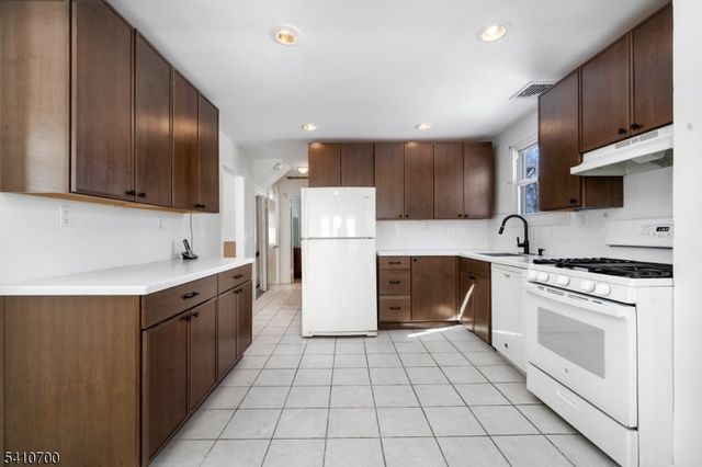 492 Eagle Rock Ave, Roseland Boro, NJ 07068