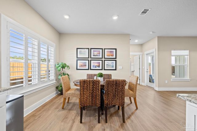 1328 Sea Grove Ct, Gulf Breeze, FL 32563