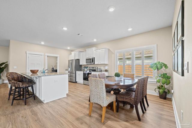 1328 Sea Grove Ct, Gulf Breeze, FL 32563