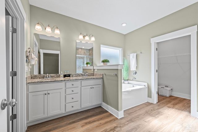 1328 Sea Grove Ct, Gulf Breeze, FL 32563