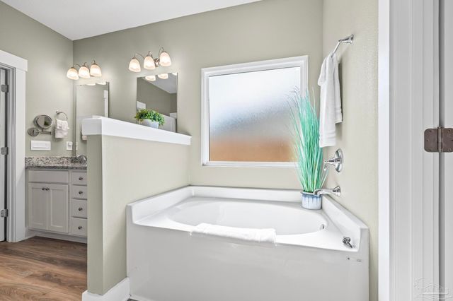 1328 Sea Grove Ct, Gulf Breeze, FL 32563