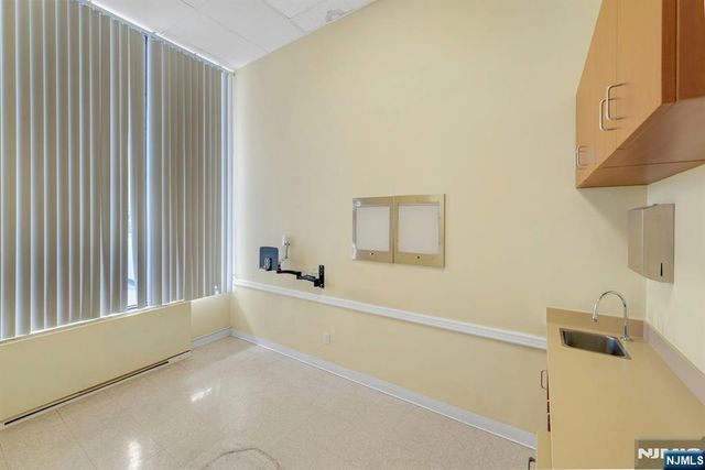 1530 Palisades Avenue Lobby Level, Fort Lee, NJ 07024