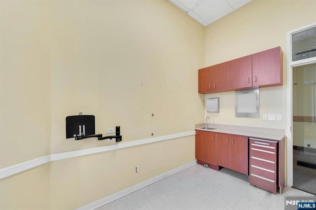 1530 Palisades Avenue Lobby Level, Fort Lee, NJ 07024