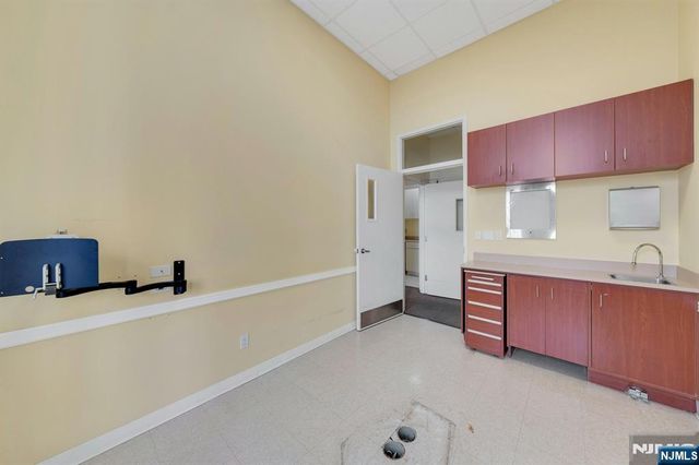 1530 Palisades Avenue Lobby Level, Fort Lee, NJ 07024