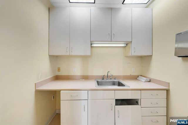 1530 Palisades Avenue Lobby Level, Fort Lee, NJ 07024
