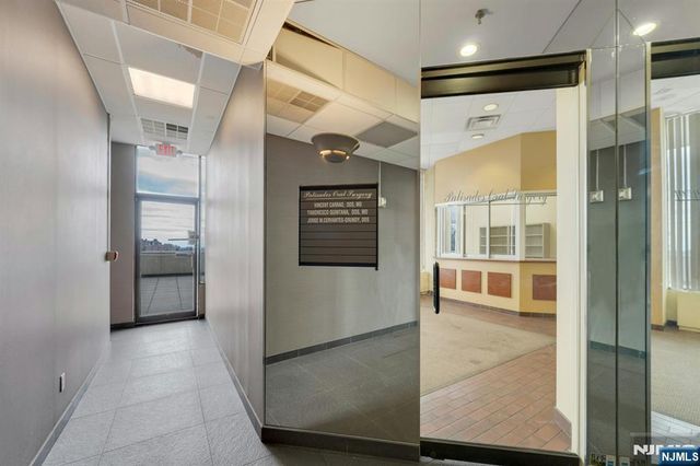 1530 Palisades Avenue Lobby Level, Fort Lee, NJ 07024